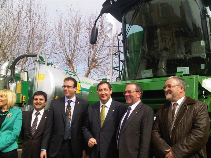 Pelegrí visita la Fira de Sant Josep de Molleruss