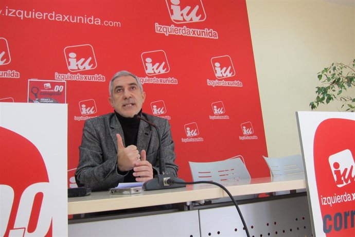 Gaspar Llamazares, en rueda de prensa.