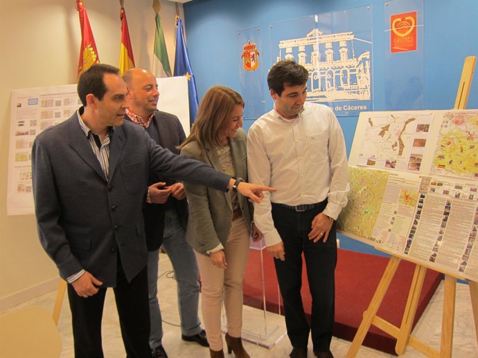 Presentación De La Información Turística De Cáceres Con Códigos QR