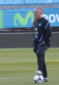 Fútbol.- Deschamps: "No sé aún si reservaré jugadores para el partido de España"