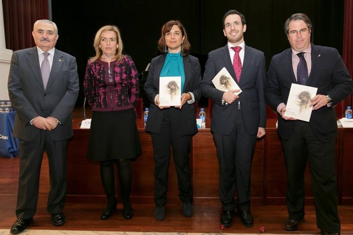Presentación del 'Pregón de la Semana Santa 2013', en la Fundación Cajasol