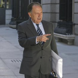 Félix Sanz Roldán, director del CNI, llegando al Congreso