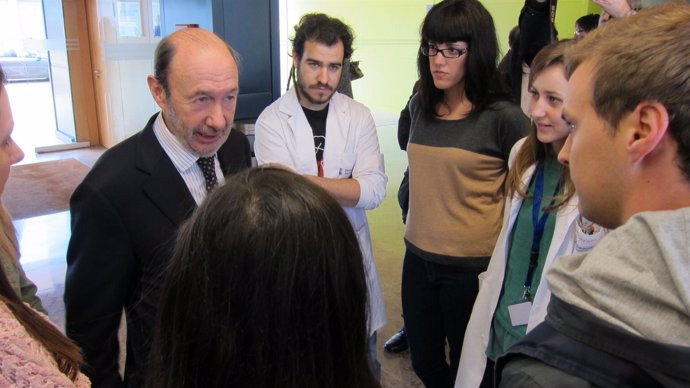 Rubalcaba, en los institutos de investigación de la Universidad de Zaragoza