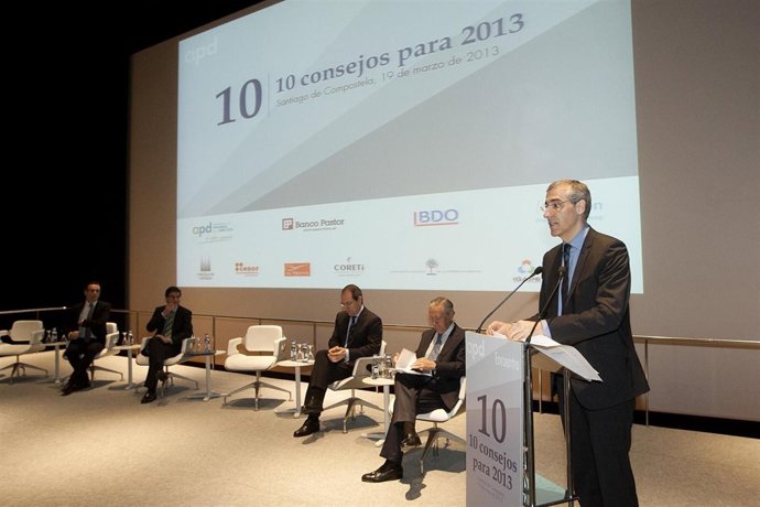 El conselleiro de Economía en una jornada de la APD en Santiago.