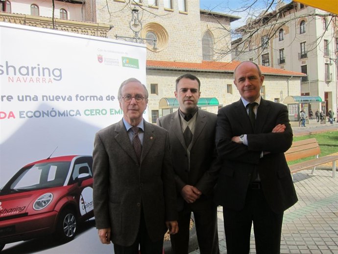 Valentín Alzina, Óscar Velasco y Carlos Bergera en la presentación.