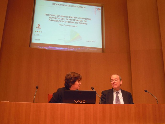 Los concejales de Bilbao Jone Unzueta e Ibon Areso