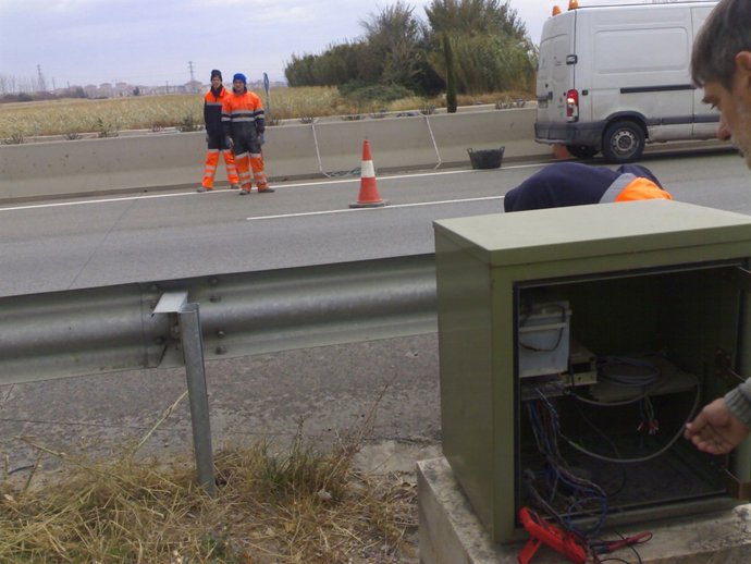 Imágen del armario donde se ubica la batería del aparato aforador. 