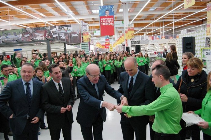 Inuaguración de la nueva tienda de Leroy Merlin en Huelva. 