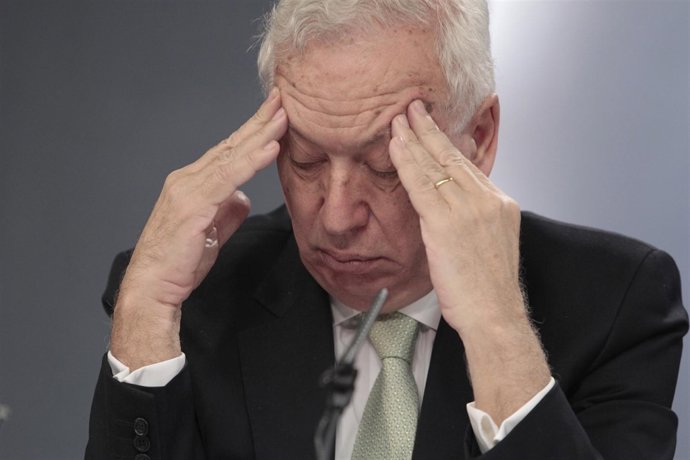 Margallo con gesto reflexivo tras el Consejo de Ministros