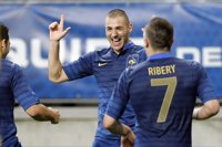 Fútbol.- Benzema: "No es que me afecten las críticas, pero me molestan"