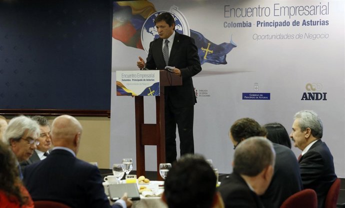 Javier Fernández en el foro de empresas en Colombia