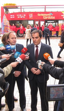 Inauguración del bus turístico de Córdoba