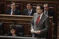 AV.- Rajoy avisa a Amaiur que el cumplimiento de la ley "no se negocia" y le insta a pedir la disolución de ETA 