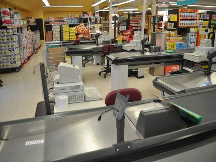 Foto de destrozo de pantalla en supermercado saboteado el 14-N