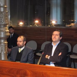 Sánchez, con su abogado, Javier Dapena. 