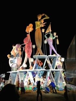 Imagen de Nou Campanar durante la 'plantà'