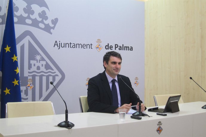 El portavoz del equipo de Gobierno municipal, Julio Martínez