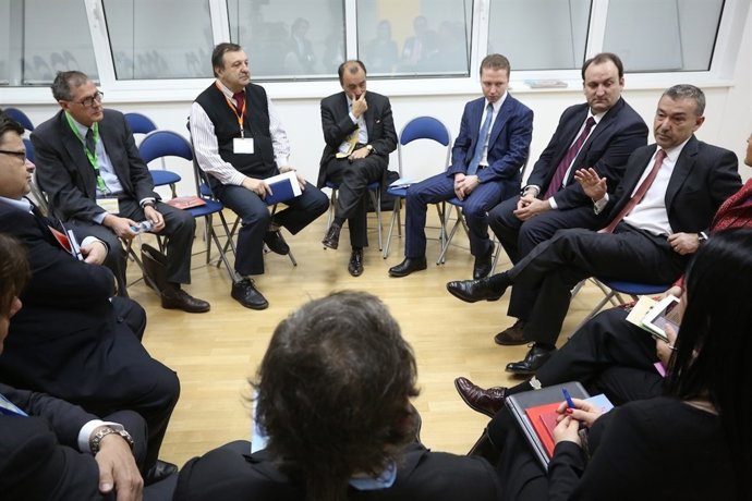 El presidente del Gobierno, durante su reunión con los principales operadores 