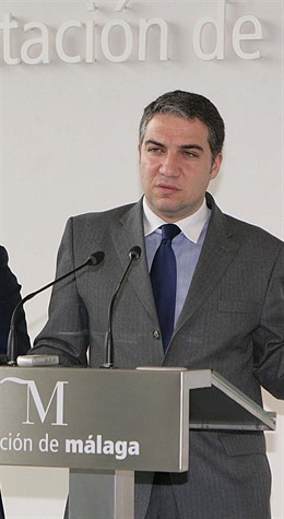 El presidente de la Diputación, Elías Bendodo