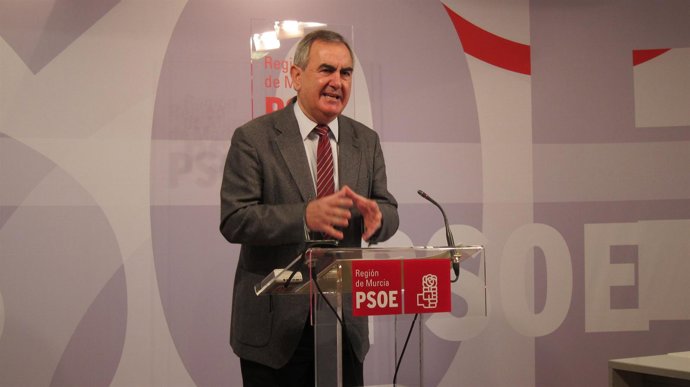 González Tovar en rueda de prensa