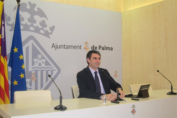 El portavoz del equipo de Gobierno municipal, Julio Martínez