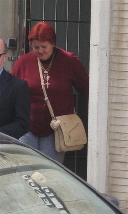 Isabel García a su salida de la Audiencia de Huelva