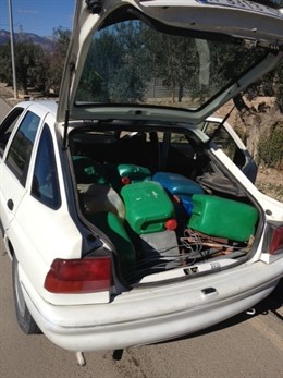 El vehículo que transportaba en su interior bidones de gasoil