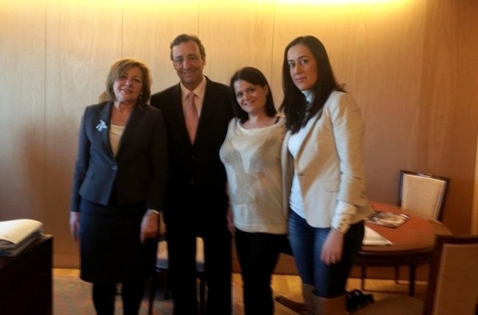 La madre de una niña con Niemman Pick tipo C, recibida en el Congreso