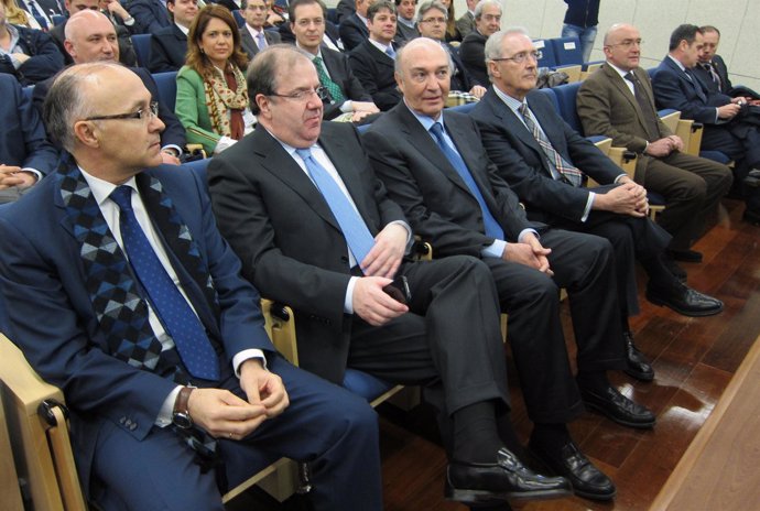 Herrera, en la asamblea de Cecale junto a Ruiz Medrano, Díez Hoces y Carnero