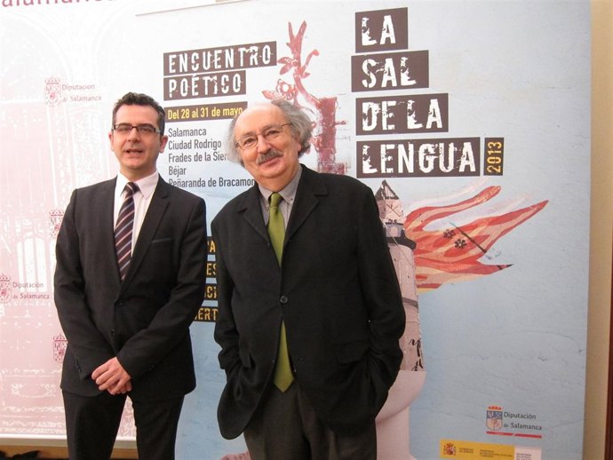 El diputado de Cultura Manuel Tostado y el poeta Antonio Colinas