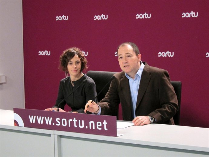 Amaia Izko y Pernando Barrena.