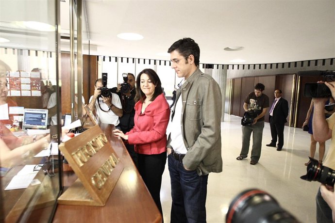 Soraya Rodríguez Y Eduardo Madina Presentan Recurso Ante El TC