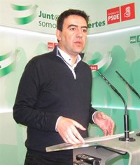 PSOE-A llevará a la justicia "cualquier ataque al honor" de Griñán por parte del PP en relación con el caso ERE