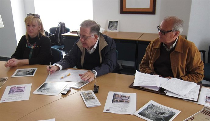 Representantes de la Comisión Cívica de Alicante