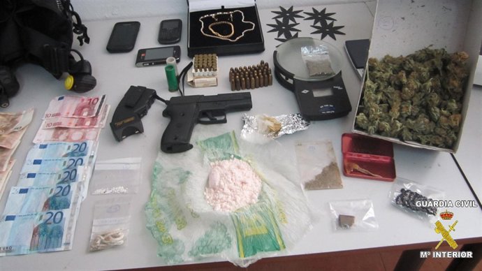 Efectos intervenidos por la Guardia Civil en Torrevieja