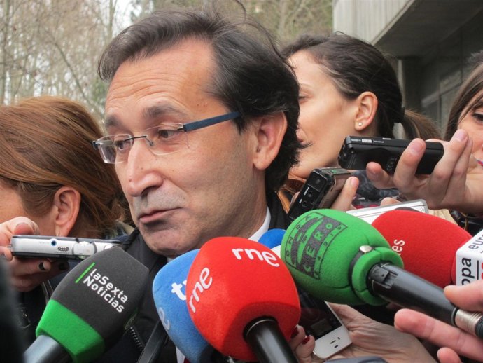 Consejero de Hacienda de Aragon Jose Luis Saz en CPFF