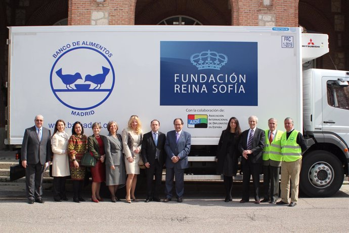 La Fundación Reina Sofía dona un camión congelador al Banco de Alimentos de Madr