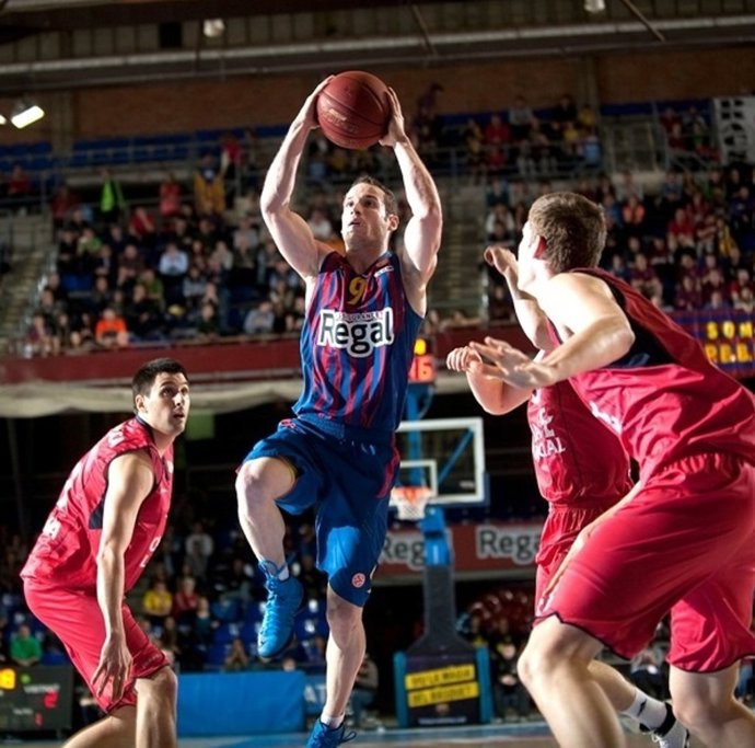 El Barça se asegura con un gran juego la primera plaza y deja tocado al Caja