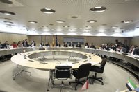 El Gobierno dará más margen a las CC.AA. y estudiará la fijación de objetivos de déficit individuales