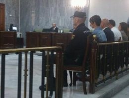 Los acusados escuchan la lectura de la sentencia del 'caso Kárate'