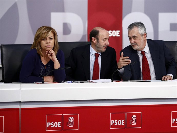 Alfredo Pérez Rubalcaba junto a Griñan y Elena Valenciano