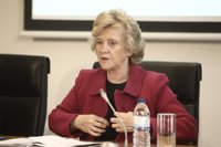 Defensora del Pueblo dice que "no debe entrar" en la forma de gestionar sanidad y sí en las quejas de médicos o usuarios