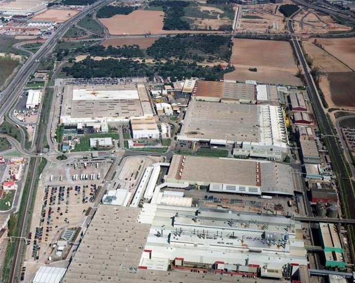 Imagen Aérea De Las Factorías De Renault En Valladolid