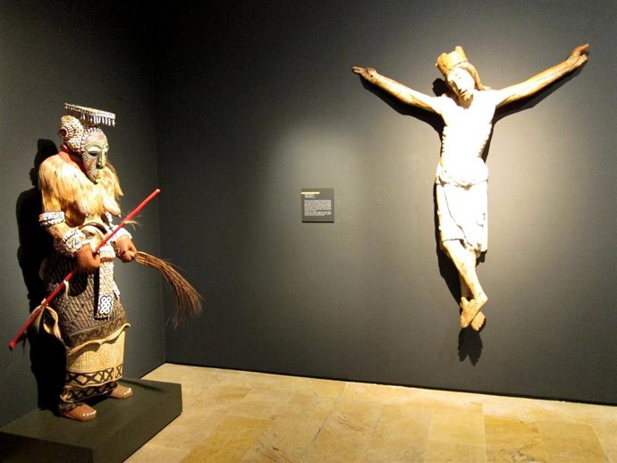 Dos de las piezas de la exposición 'Diálogos de lo Sagrado'