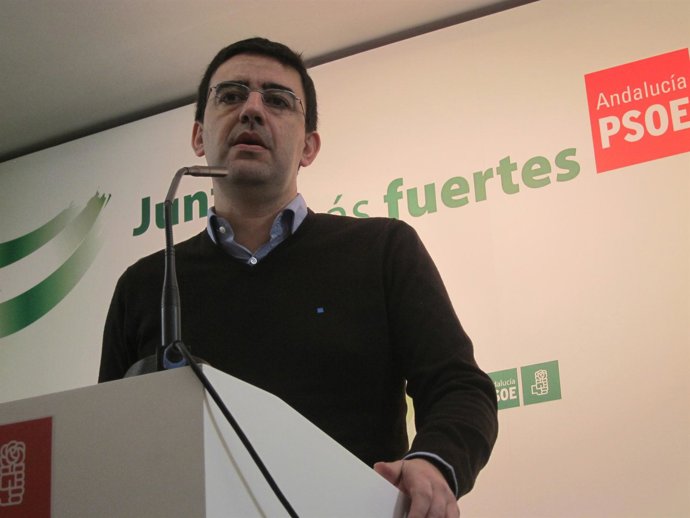 El vicesecretario general del PSOE-A, Mario Jiménez, en rueda de prensa.