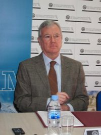 Valcárcel asegura que "el trasvase está garantizado, pero queremos más y exigimos compensaciones"