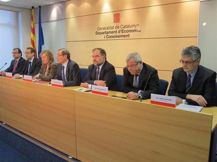 Representantes de las entidades y administraciones participantes en el Efec 