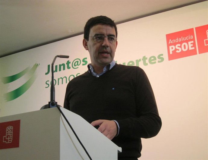 El vicesecretario general del PSOE-A, Mario Jiménez, en la rueda de prensa.