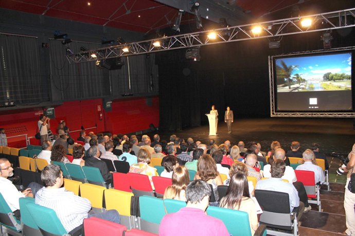 Inauguración De Las Cocheras Del Puerto