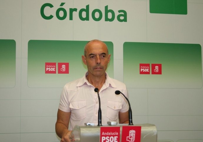Antonio Hurtado en la sede del PSOE